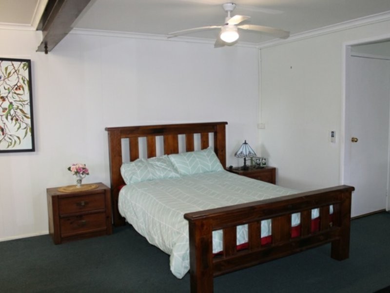 19 Salgado Street, Boyne Island QLD 4680