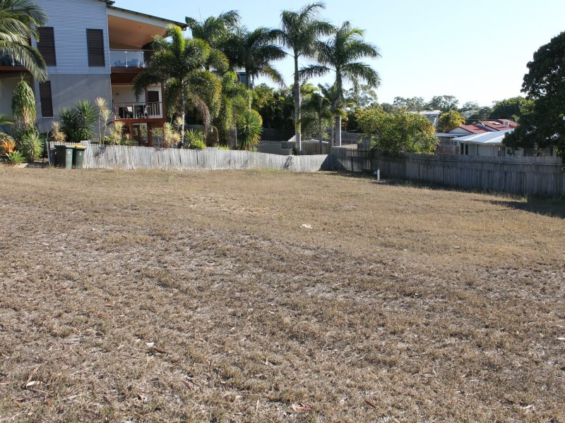 12 Pacific Avenue, Tannum Sands QLD 4680