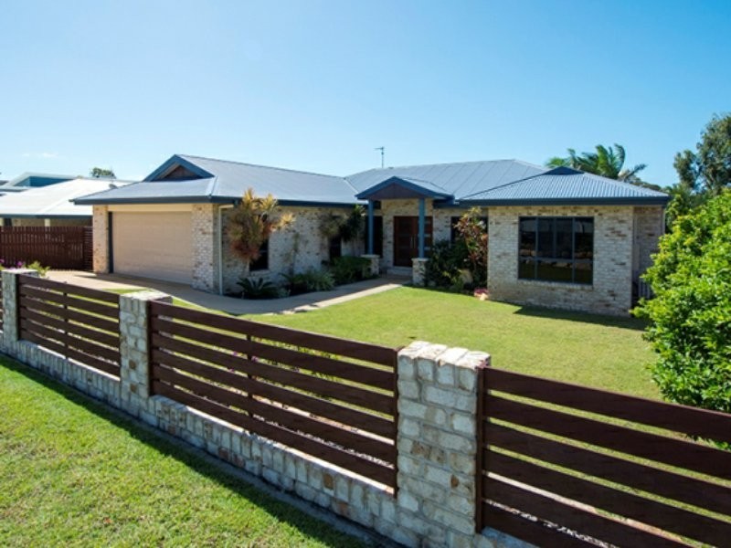 8 Riverside Drive, Tannum Sands QLD 4680
