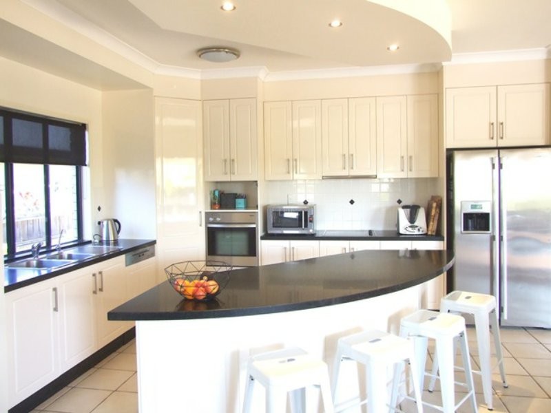 8 Riverside Drive, Tannum Sands QLD 4680