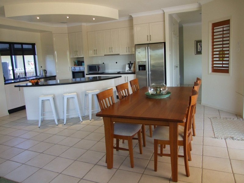 8 Riverside Drive, Tannum Sands QLD 4680