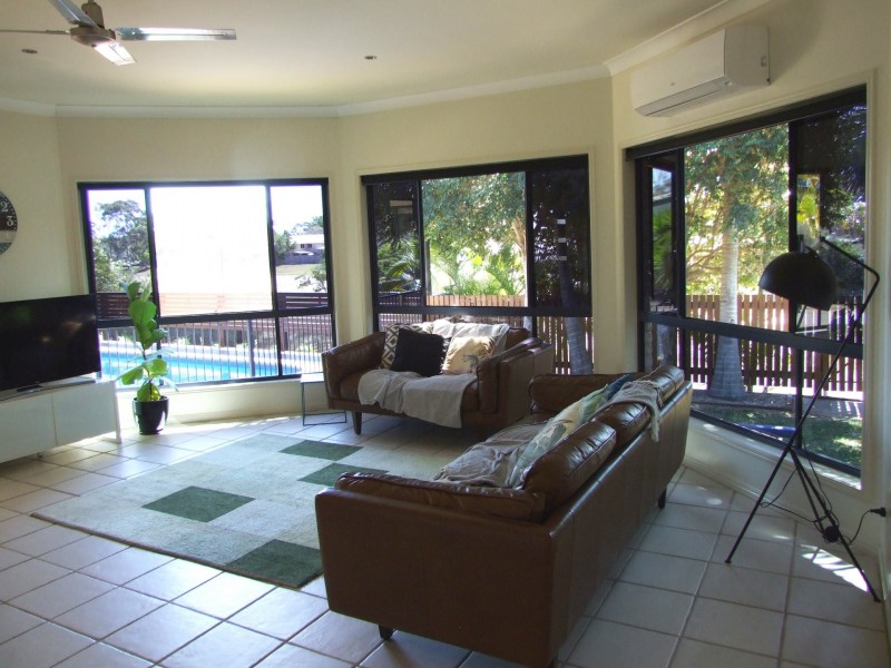 8 Riverside Drive, Tannum Sands QLD 4680