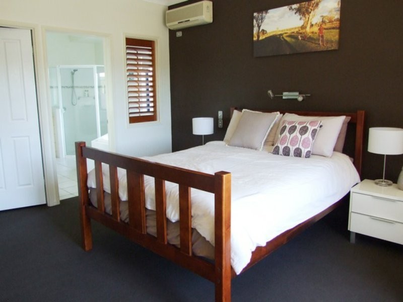 8 Riverside Drive, Tannum Sands QLD 4680
