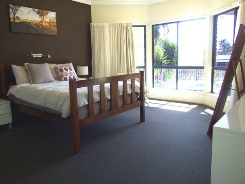 8 Riverside Drive, Tannum Sands QLD 4680