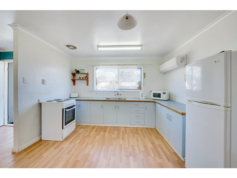 30 Booth Avenue, Tannum Sands QLD 4680