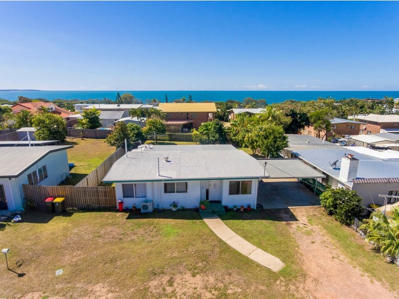 30 Booth Avenue, Tannum Sands QLD 4680