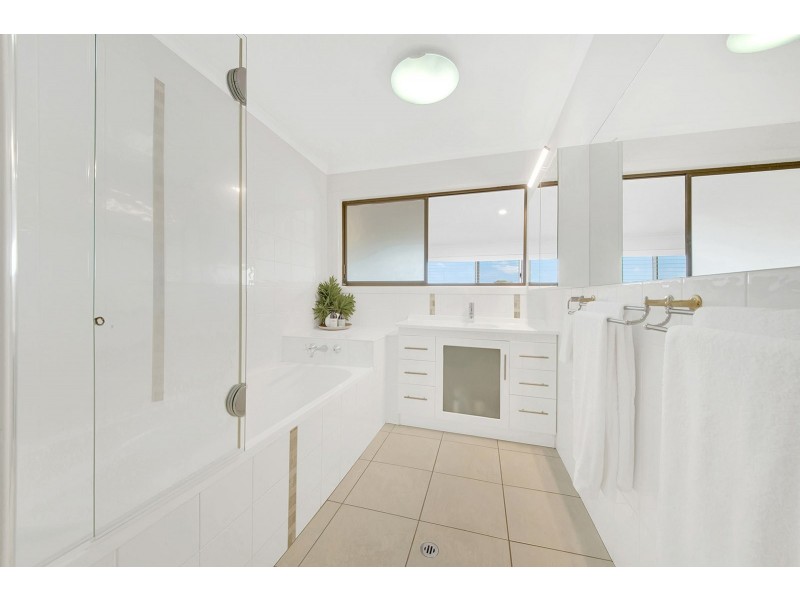 74 Booth Avenue, Tannum Sands QLD 4680