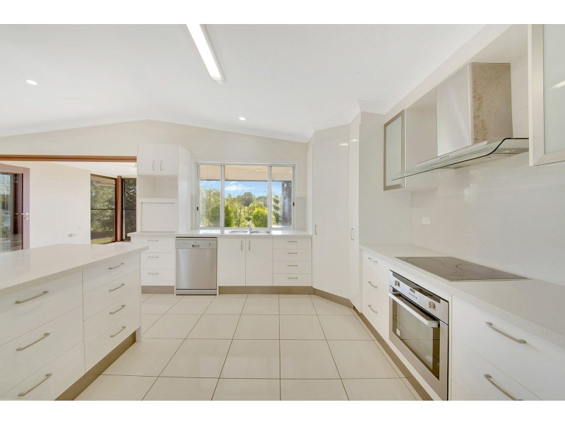 26 Handley Drive, Boyne Island QLD 4680