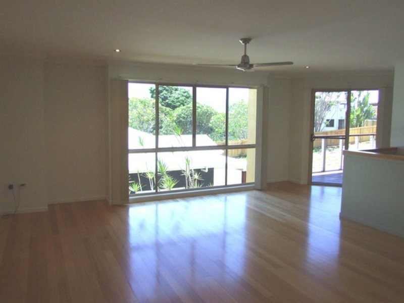 Unit 3/6 Beach Ave, Tannum Sands QLD 4680