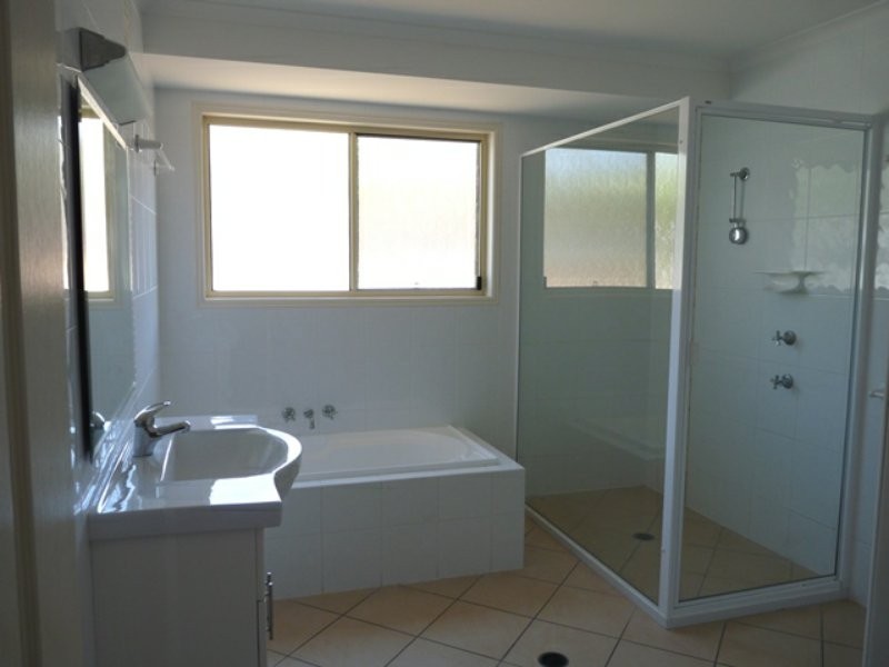 25 Longreach Court, Tannum Sands QLD 4680