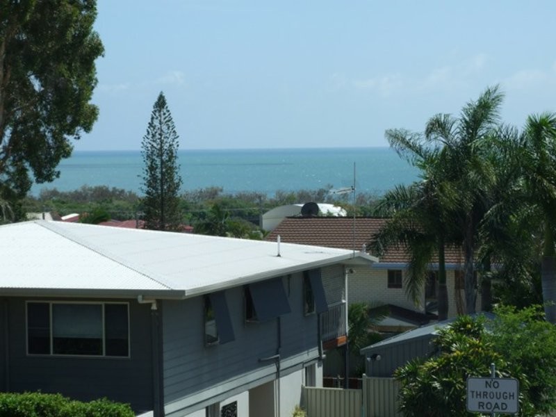 33 Booth Avenue, Tannum Sands QLD 4680