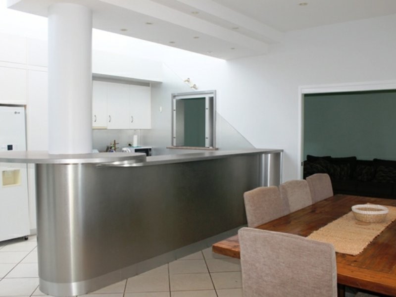 33 Booth Avenue, Tannum Sands QLD 4680