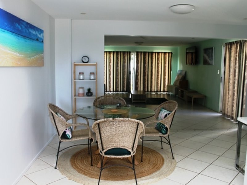 33 Booth Avenue, Tannum Sands QLD 4680