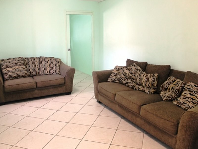 33 Booth Avenue, Tannum Sands QLD 4680
