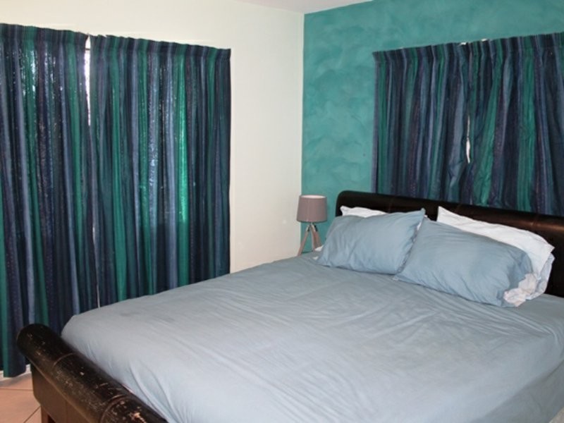 33 Booth Avenue, Tannum Sands QLD 4680