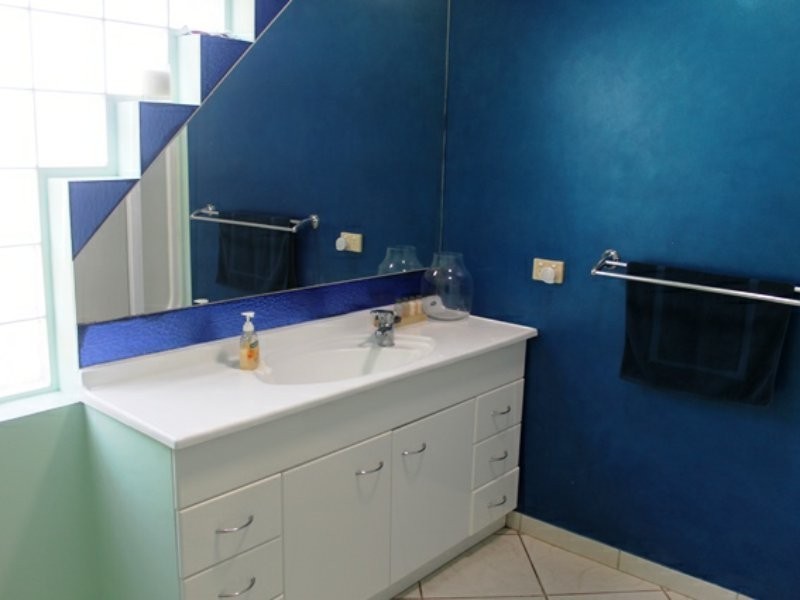33 Booth Avenue, Tannum Sands QLD 4680