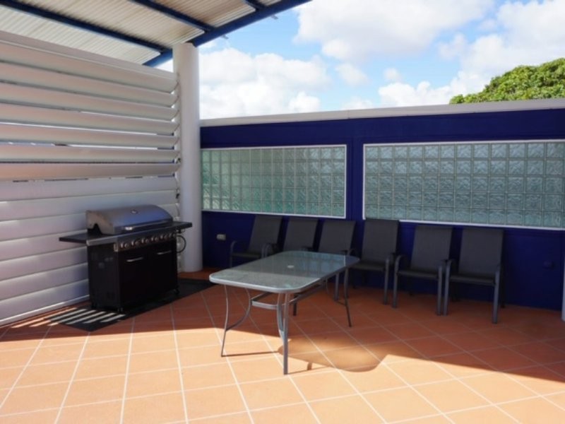 33 Booth Avenue, Tannum Sands QLD 4680