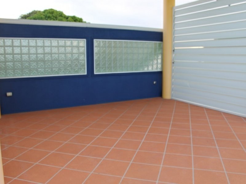 33 Booth Avenue, Tannum Sands QLD 4680