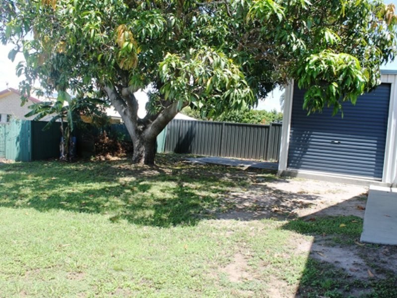 33 Booth Avenue, Tannum Sands QLD 4680