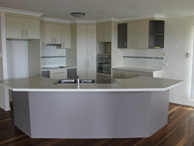 6B Jenny Lind Dr, Boyne Island QLD 4680