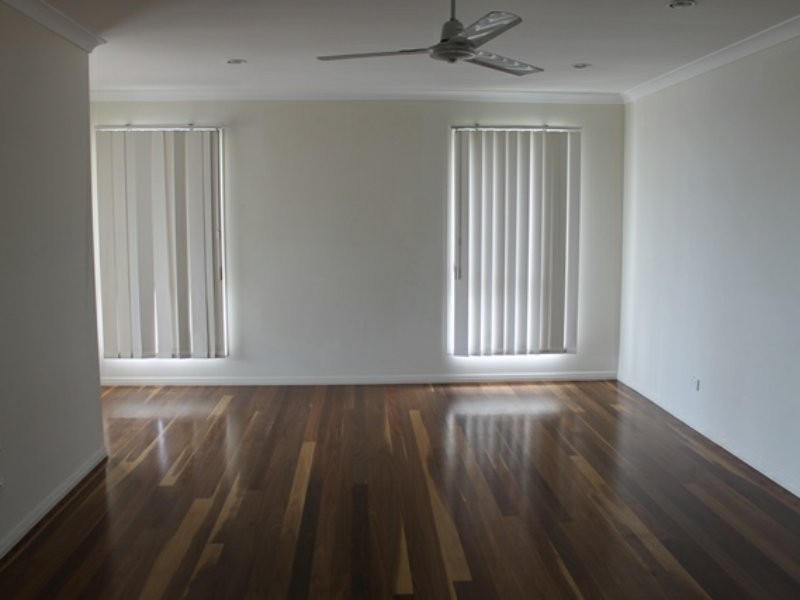 6B Jenny Lind Dr, Boyne Island QLD 4680