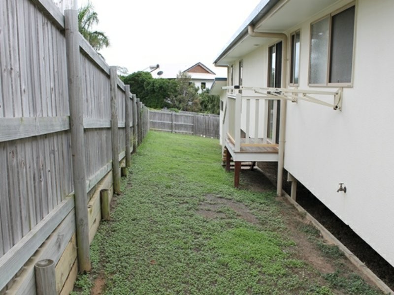 6B Jenny Lind Dr, Boyne Island QLD 4680