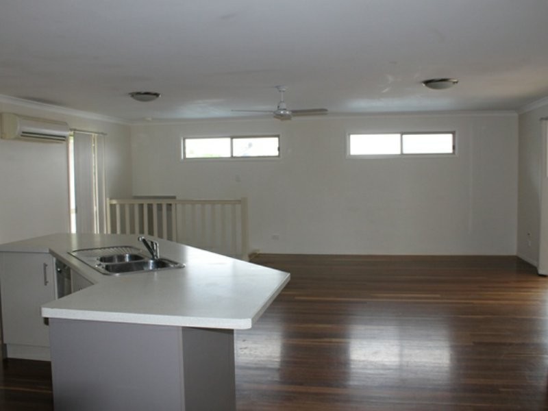 6B Jenny Lind Dr, Boyne Island QLD 4680