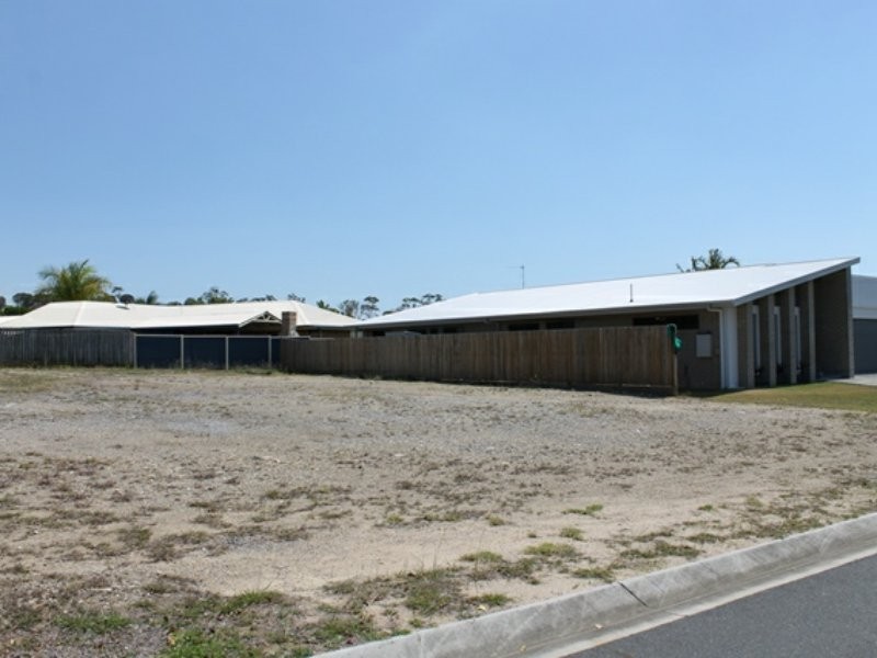 8 Ballook Street, Boyne Island QLD 4680