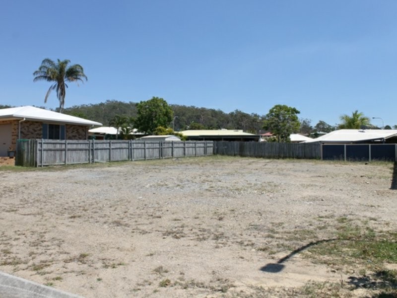 8 Ballook Street, Boyne Island QLD 4680