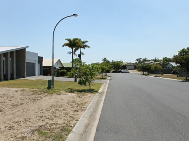 8 Ballook Street, Boyne Island QLD 4680