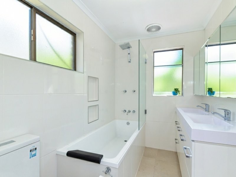 4 School Street, Tannum Sands QLD 4680