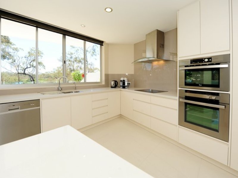 4/2 The Promenade, Boyne Island QLD 4680