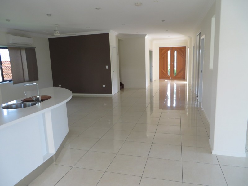 54 GOLF VIEW DRIVE, Boyne Island QLD 4680