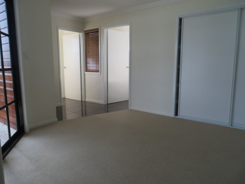 54 GOLF VIEW DRIVE, Boyne Island QLD 4680