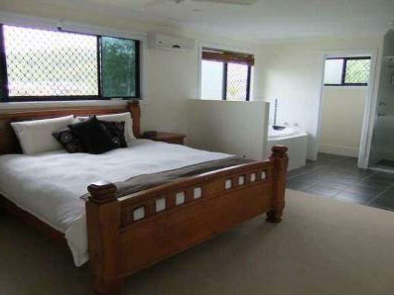 54 GOLF VIEW DRIVE, Boyne Island QLD 4680