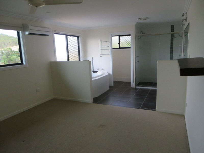 54 GOLF VIEW DRIVE, Boyne Island QLD 4680