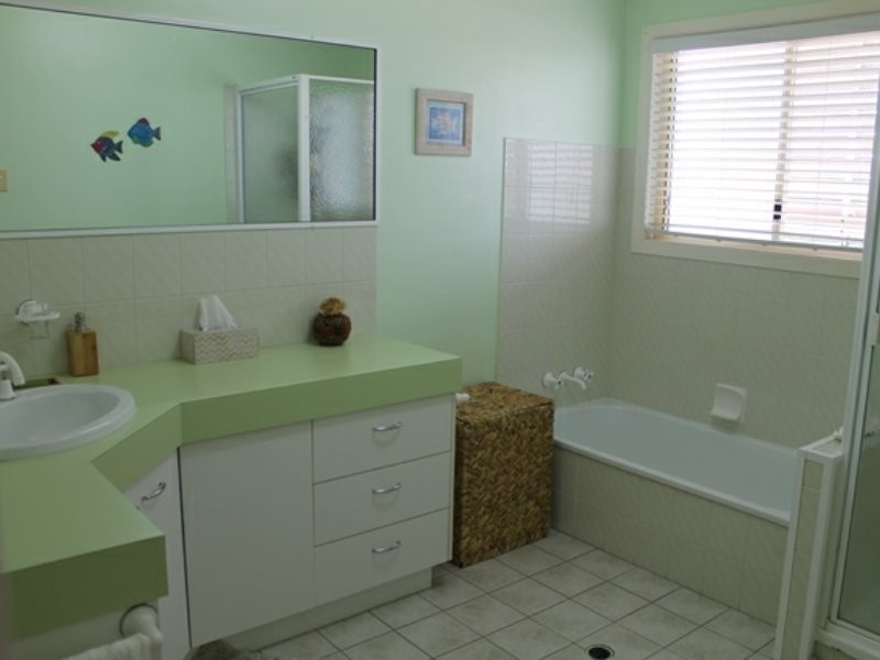 86 Booth Avenue, Tannum Sands QLD 4680
