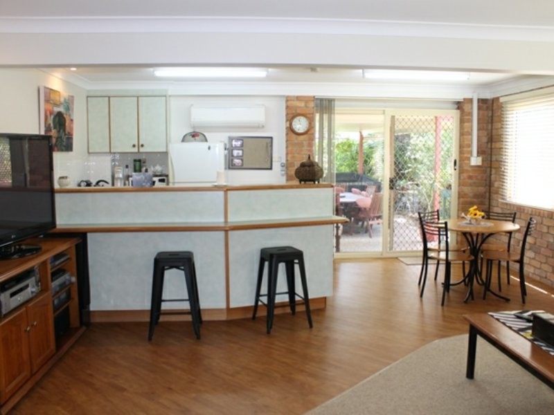 86 Booth Avenue, Tannum Sands QLD 4680