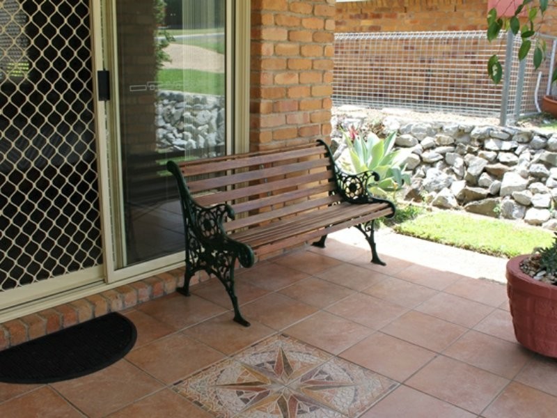 86 Booth Avenue, Tannum Sands QLD 4680