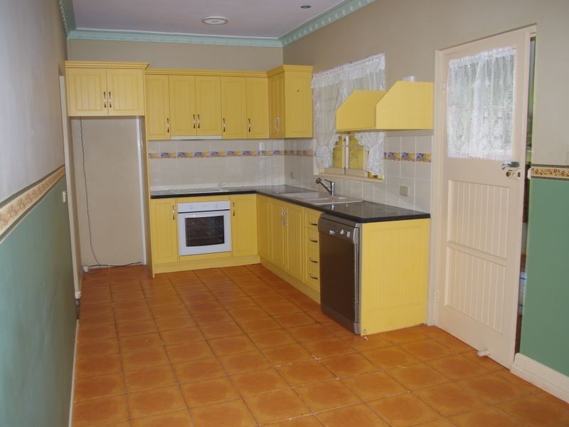 21 Poole Street, Bowen QLD 4805