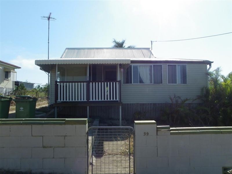 39 Mitchell Street, Bowen QLD 4805
