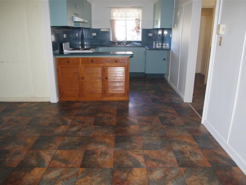 39 Mitchell Street, Bowen QLD 4805