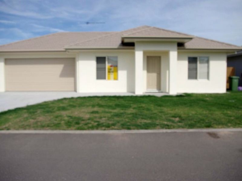 26 Seabreeze Crescent, Bowen QLD 4805