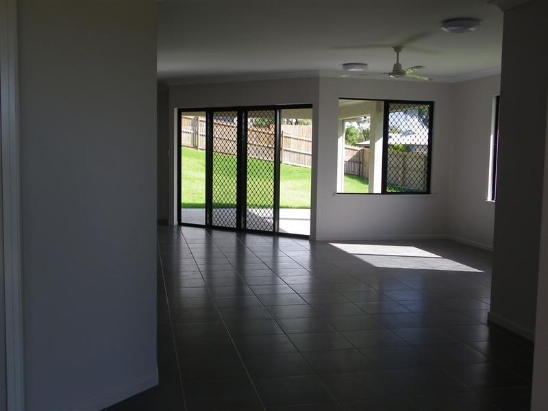 2 Seacove Crescent, Bowen QLD 4805