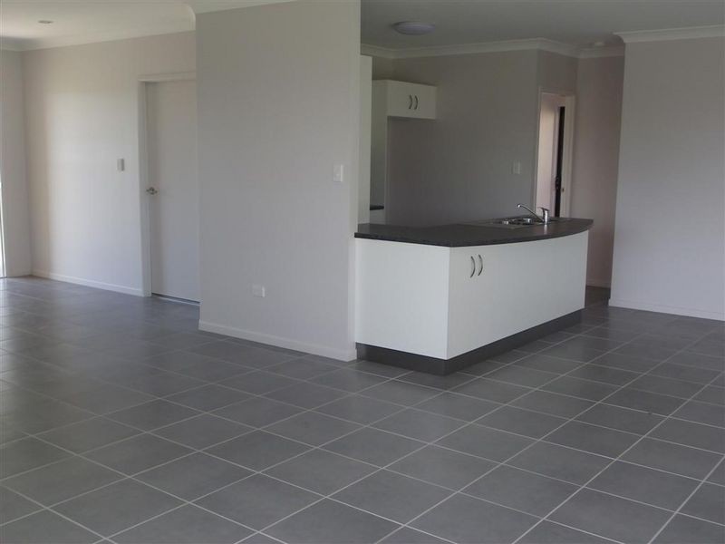 2 Seacove Crescent, Bowen QLD 4805
