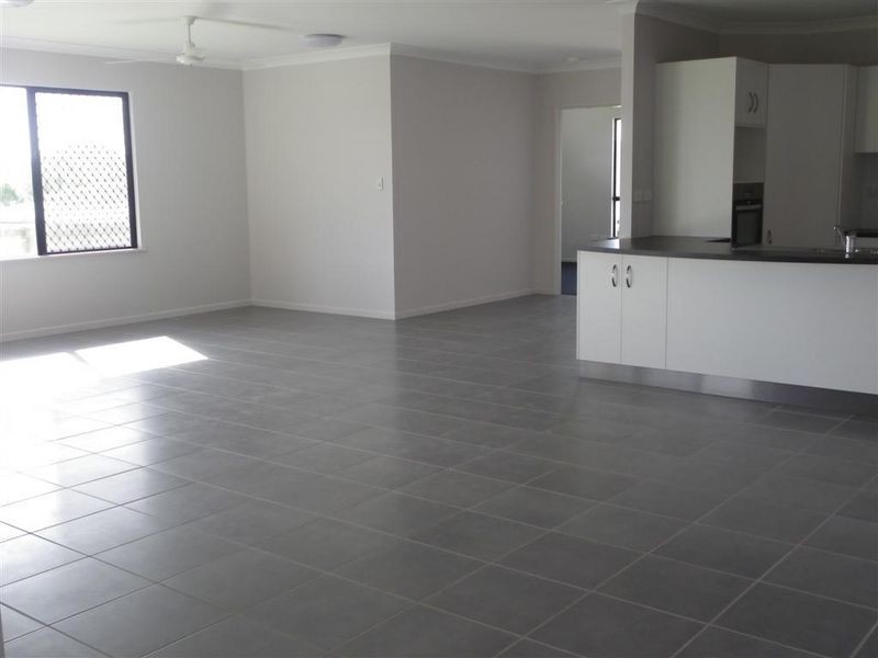 2 Seacove Crescent, Bowen QLD 4805