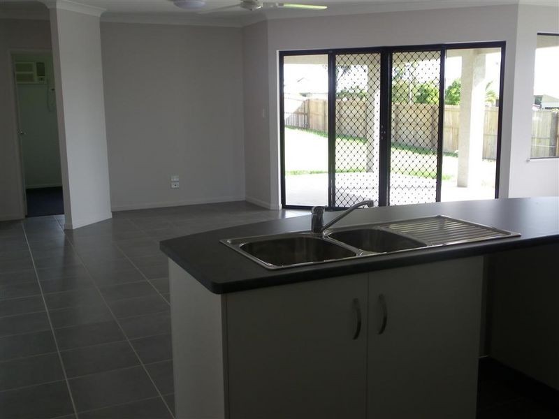 2 Seacove Crescent, Bowen QLD 4805