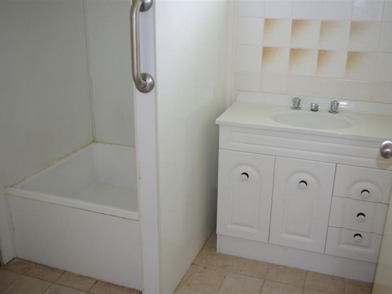 28 Lascelles Street, Bowen QLD 4805