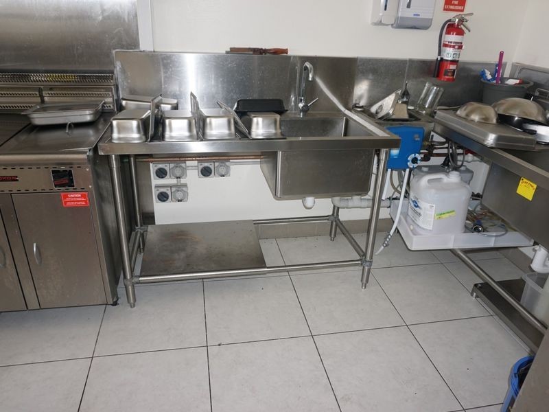 Shop 2/24 Livingstone Street, Bowen QLD 4805