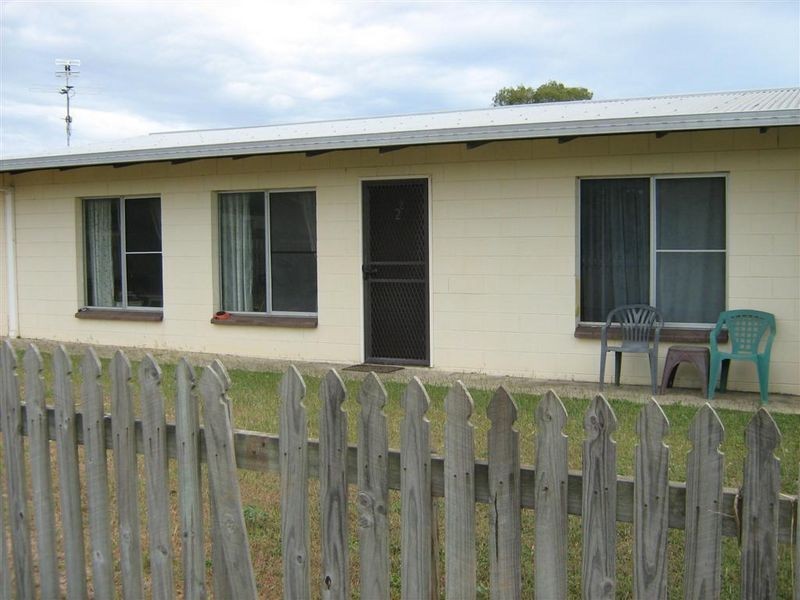 2/18 Poole Street, Bowen QLD 4805